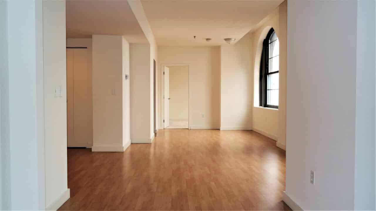 Unfurnished living room in Downtown Wilmington, DE apartment 